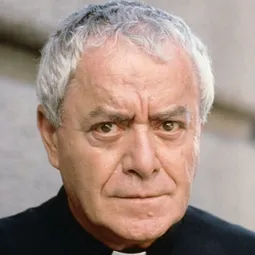 Mario Donatone - Tit for Tat演員 飾演il pilota francese dell'elicottero