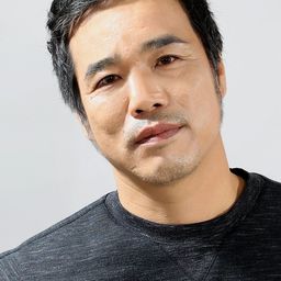 Yoon Jong-goo 飾演 Used Furniture Store Customer 2