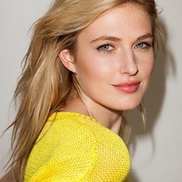 Cameron Kelly 飾演 Kasey Striker