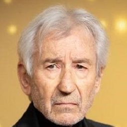 José Sacristán - Till Divorce Us Do Part演員 飾演Miguel Ruiz Trueba