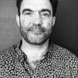 Olivier Jeannelle 飾演 Marc