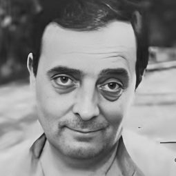 Michel Modo 飾演 le sergent Merlin