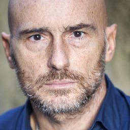 Francesco Meoni 飾演 Francesco