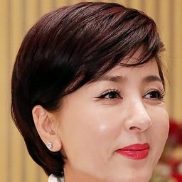 Lee Hye-sook 飾演 Lee Jeong-nim