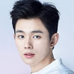 吳承勳 飾演 Young-woo