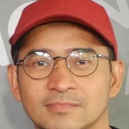 Jojit Lorenzo 飾演 