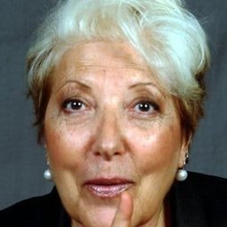 朱斯蒂納·博諾莫 - 我對你電影版：S 先生的報仇演員 飾演Signora Marisa