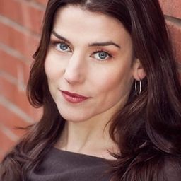 Patricia Cullen 飾演 Evelyn March