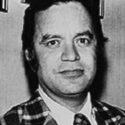 胡安·洛佩茲·莫克特祖馬 飾演 Albert Morell