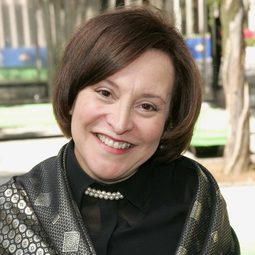 Belita Moreno 飾演 Alcira