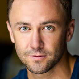 摩根·大衛·瓊斯 飾演 Carl Downs