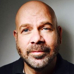 Jason Stuart 飾演 Ray