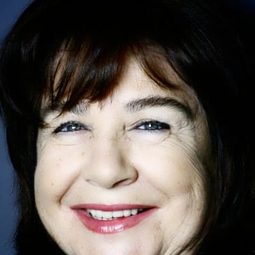 碧兒吉·森 - 大喜之夜演員 飾演Züleyha