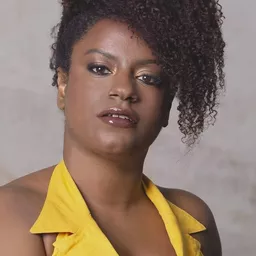 雪莉庫斯 飾演 Karla