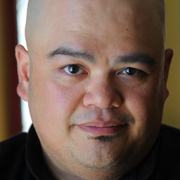 Alden Ray 飾演 Ulden