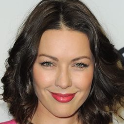 Louise Griffiths - 滑板少年演員 飾演Denise