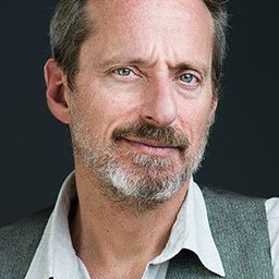 Alberto Giusta 飾演 Roberto