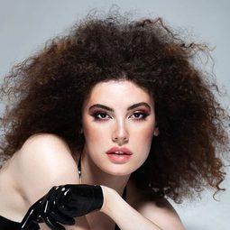 Garnet Rubio 飾演 Self