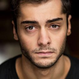 Arlo Green 飾演 Jem