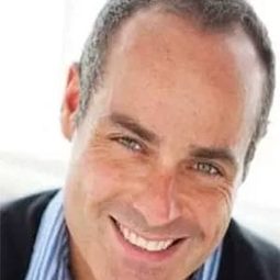 Philip McGrade - 馴龍記演員 飾演Starkard (voice)