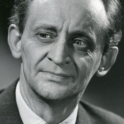 Jüri Järvet 飾演 Dr. Snaut