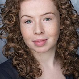 Amy Trigg 飾演 Juliet