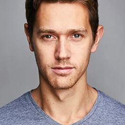 Christopher O'Shea 飾演 Patrick Downes