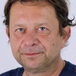 Łukasz Żurek - The Enemy演員 飾演Farmer