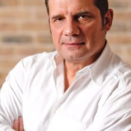 Joachim Nimtz - 金魚一族演員 飾演Zöllner