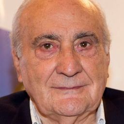 Miguel Palenzuela 飾演 Ángelas Onkel