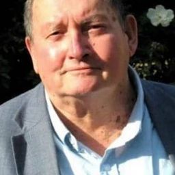 Terrance Dicks 飾演 Himself