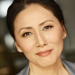 Jeanne Chinn 飾演 Katherine