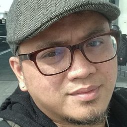 王鏡冠 - 再說一次我願意演員 飾演Guitar teacher