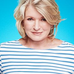Martha Stewart 飾演 Self