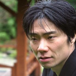 巖本幸雄 飾演 Yakuza Couch