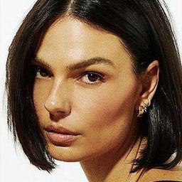 伊西絲·巴爾韋德 - 終極警報演員 飾演Bridgette Rousseau