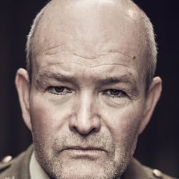 Richard Graham - 海葵演員 飾演Poacher 1