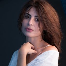 Francesca Nunzi 飾演 Barbara (segment "Tutto un tic")