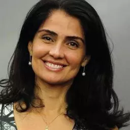 Patrícia França 飾演 Marie / Sophie