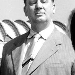 Ettore Geri - 米蘭九口徑演員 飾演Bartender