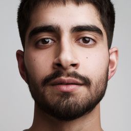 費韋格卡拉 飾演 Estha