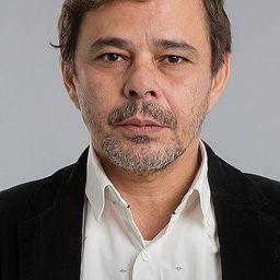 卡西亞諾·卡內羅 飾演 Kostas