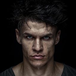 瑟吉·奧諾普科 飾演 Trevor