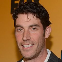 John Viener - 飛哥與發仔：星球大戰演員 飾演Norm-3PO (voice)