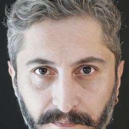 İhsan İlhan - 小鎖匠的煩惱演員 飾演Polis