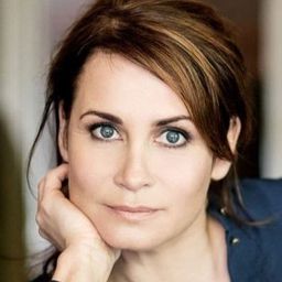 Anja Kling 飾演 Mara