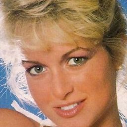 Claudia Udy 飾演 Andrea / Isabelle's workmate