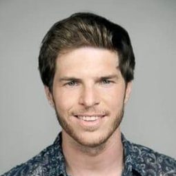 Cristian Valencia - You and I演員 飾演Toni