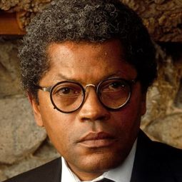 克拉倫斯·威廉斯 - 紫雨演員 飾演Father