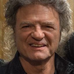 Joe Vitale 飾演 Joe